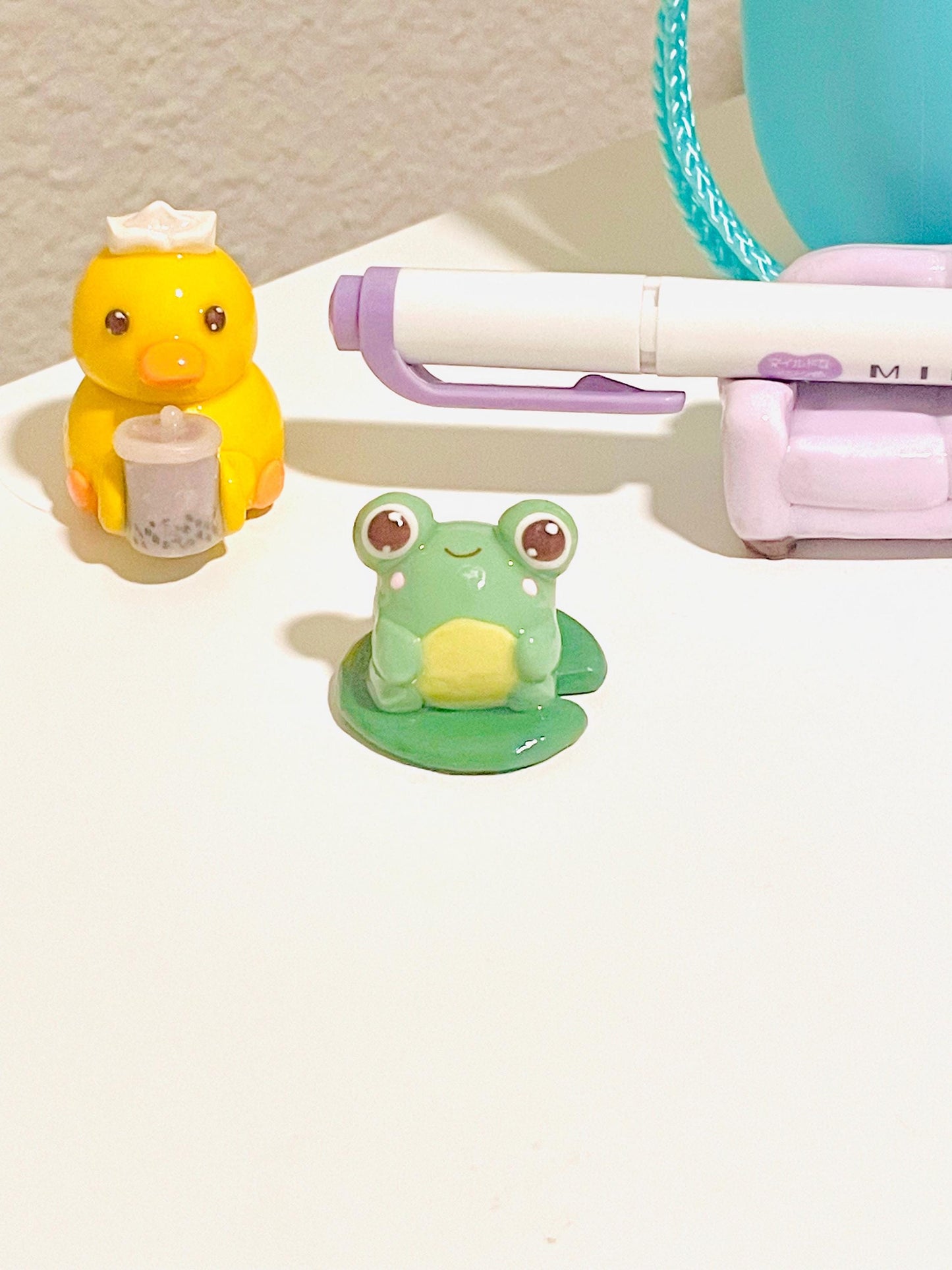 Froggy Desk Buddy